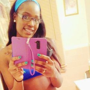 Meet your Posher, Lonnae